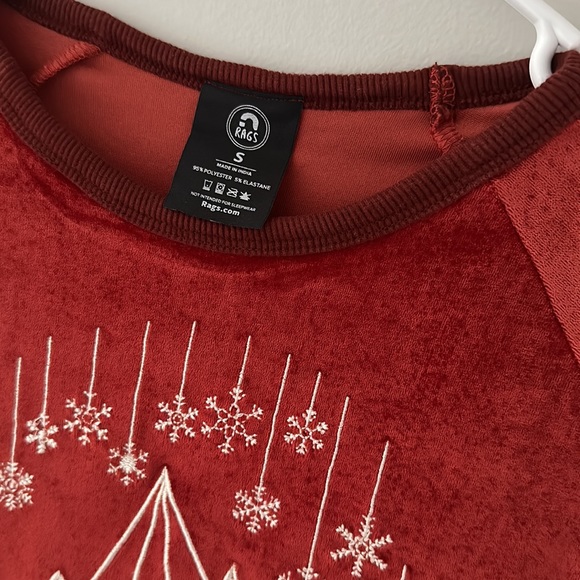 Rags to Raches red velour snowflake geostar sweatshirt adult size small women’s - Picture 3 of 7